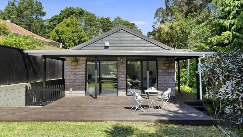 24 Kennedy Grove, Stokes Valley, Lower Hutt - Carousel 1