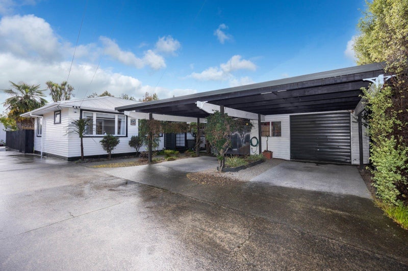 21 Greta Street, Glenview, Hamilton - Carousel 1