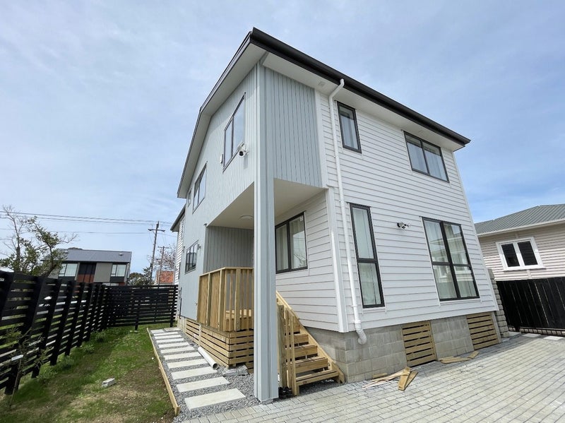 9 Glentui Road, Mount Albert, Auckland - Carousel 1