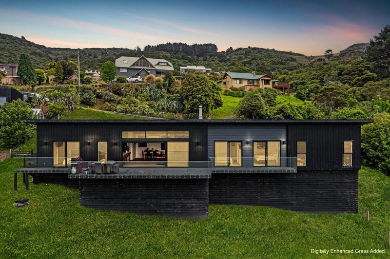 60 Kauri Street, Ravensbourne, Dunedin - Carousel 1