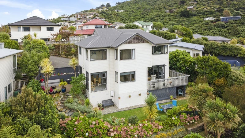 114B Redvers Drive, Belmont, Lower Hutt - Carousel 1