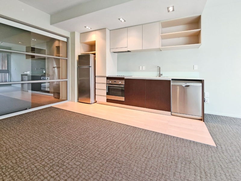 E103/28 Torrens Terrace, Mount Cook, Wellington - Carousel 2