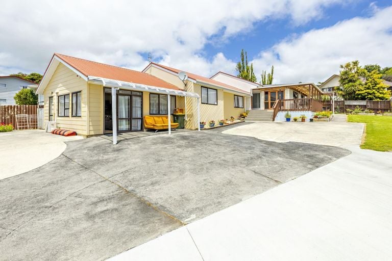 3 Mataura Place, Clover Park, Auckland - Carousel 2