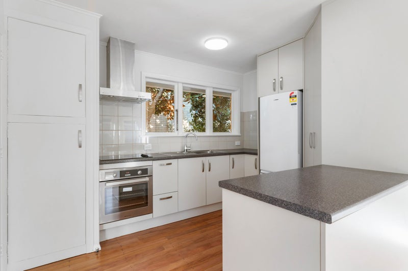 1/2 Bowling Avenue, Epsom, Auckland - Carousel 1