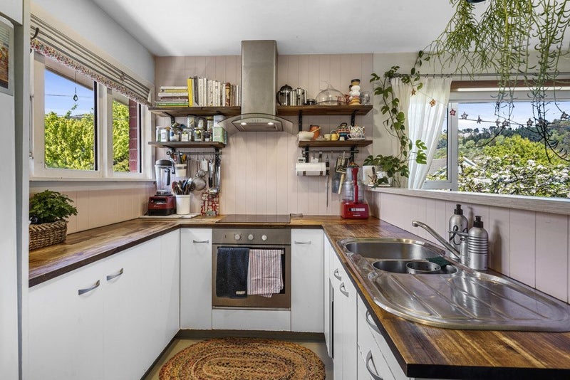 10 Brabourne Street, Hillsborough, Christchurch - Carousel 2