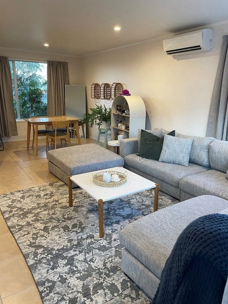 1/281 Sunset Road, Sunnynook, Auckland - Carousel 1