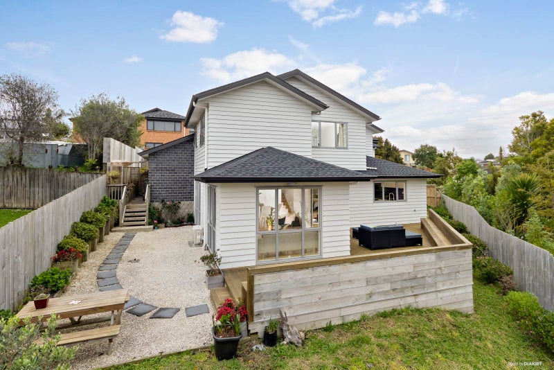 49B Commodore Drive, Lynfield, Auckland - Carousel 2