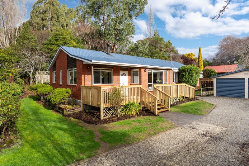 1 Elizabeth Avenue, East Taieri, Mosgiel - Carousel 1