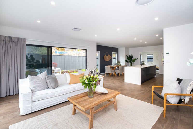 63 Oak Road, Poraiti, Napier - Carousel 2