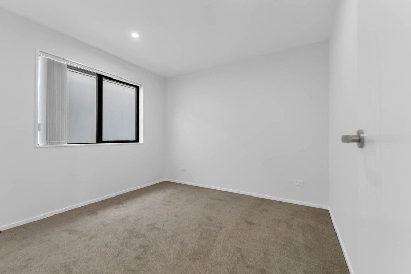 37B Clarkson Crescent, Otara, Auckland - Carousel 21