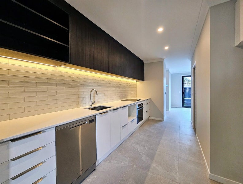 35 Te Aniwaniwa Terrace, Albany, Auckland - Carousel 2