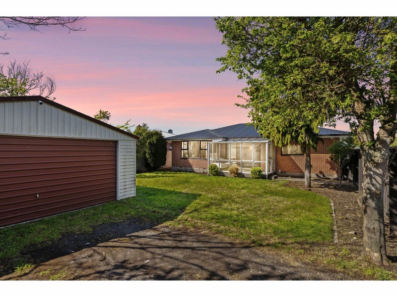 1/100 Prestons Road, Redwood, Christchurch - Carousel 1