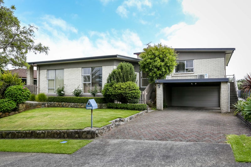 15 Nevada Drive, Merrilands, New Plymouth - Carousel 2