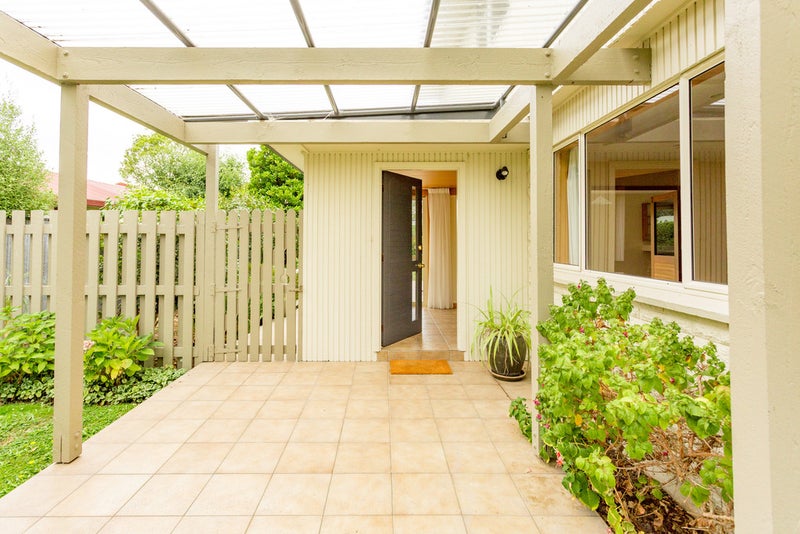 8 Glamis Place, Cashmere, Christchurch - Carousel 2