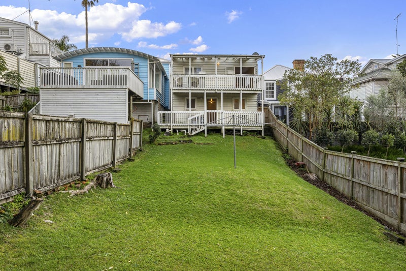 11 Anglesea Street, Freemans Bay, Auckland - Carousel 1