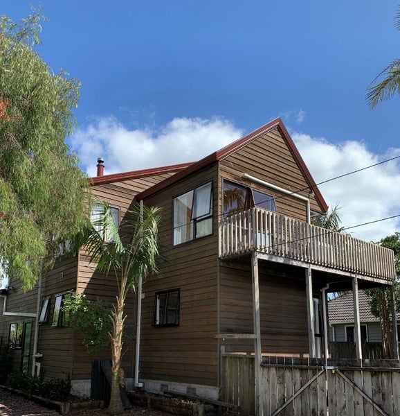 208B Riverside Avenue, Point England, Auckland - Carousel 2