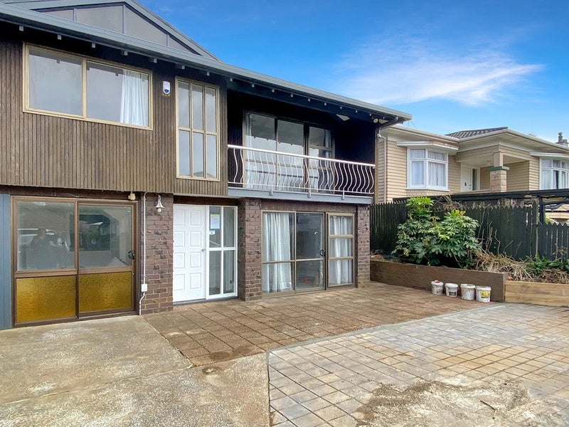 15 Hillsborough Road, Hillsborough, Auckland - Carousel 1