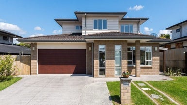 16 Midhurst Avenue, Henderson, Auckland - Carousel 1