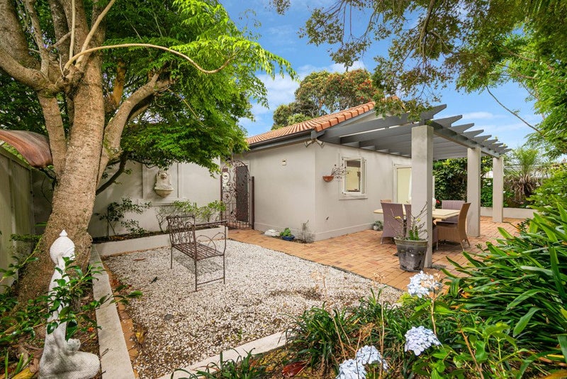 1/2 Evan Street, Belmont, Auckland - Carousel 2