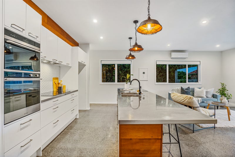 17A Crawford Avenue, Mangere Bridge, Auckland - Carousel 2