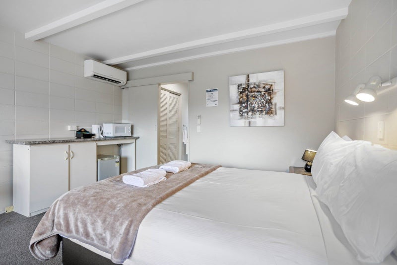 26/76 Lake Terrace, Taupō - Carousel 6