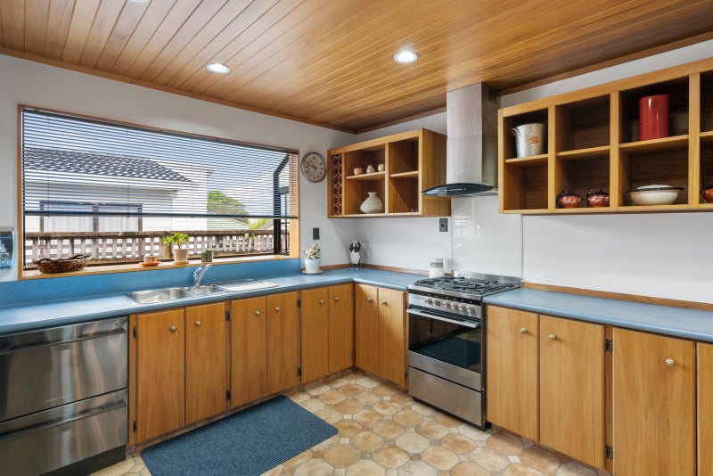 17 Karamea Grove, Wainuiomata, Lower Hutt - Carousel 2