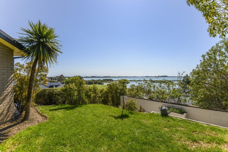 66 McCormacks Bay Road, Mount Pleasant, Christchurch - Carousel 17