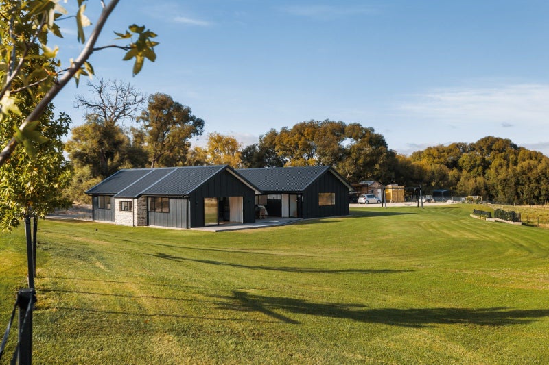 26 Gartley Lane, Springvale, Alexandra - Carousel 1