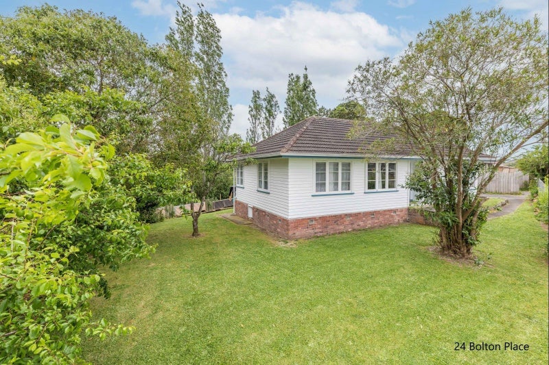 24 Bolton Place, Otara, Auckland - Carousel 1