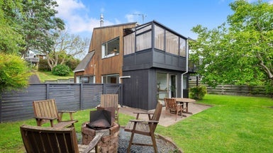 42 Victory Street, Welcome Bay, Tauranga - Carousel 1