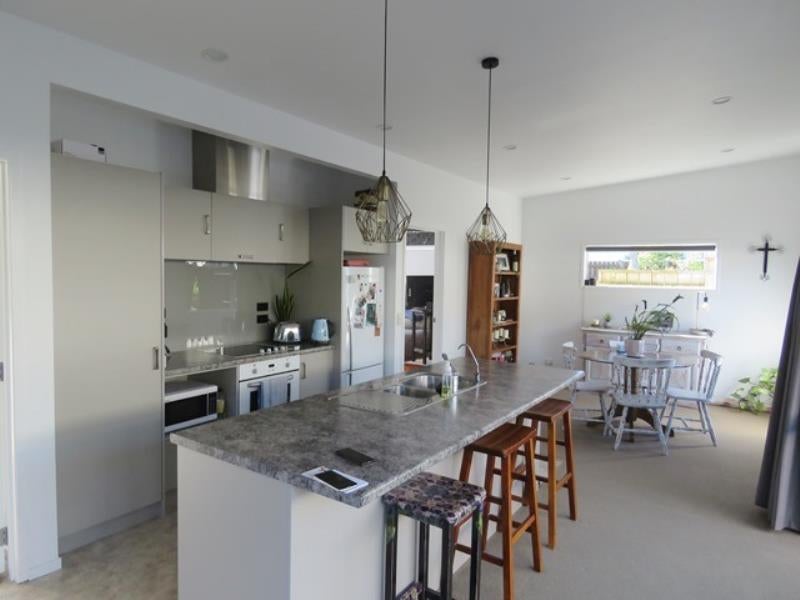 1A Paritutu Road, Spotswood, New Plymouth - Carousel 1