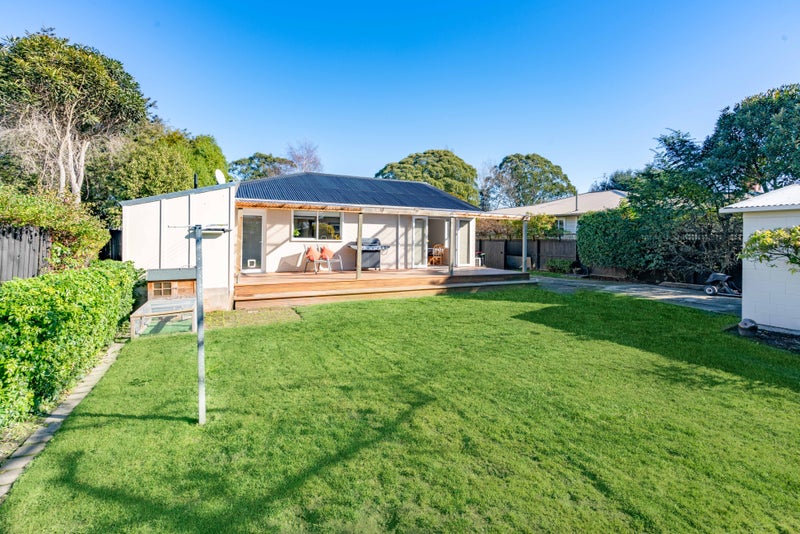 342 Memorial Avenue, Burnside, Christchurch - Carousel 2