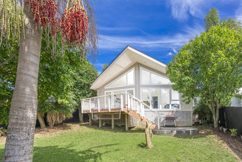 294 Mount Albert Road, Sandringham, Auckland - Carousel 1