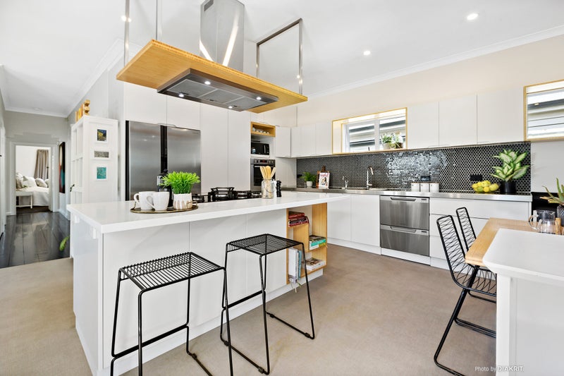 8 Bentinck Avenue, Strathmore Park, Wellington - Carousel 2