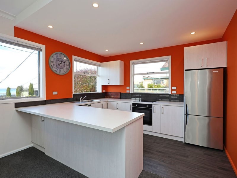 27A Hull Street, South Hill, Oamaru - Carousel 2