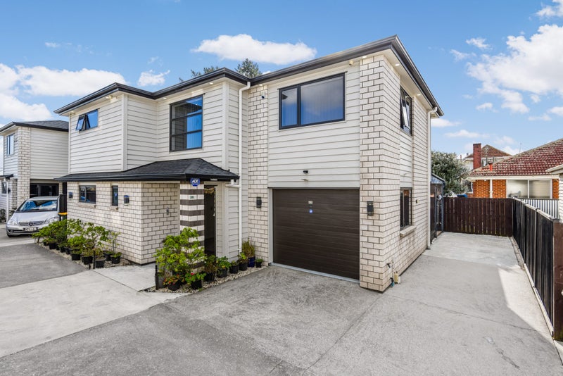 42D Marr Road, Manurewa, Auckland - Carousel 1