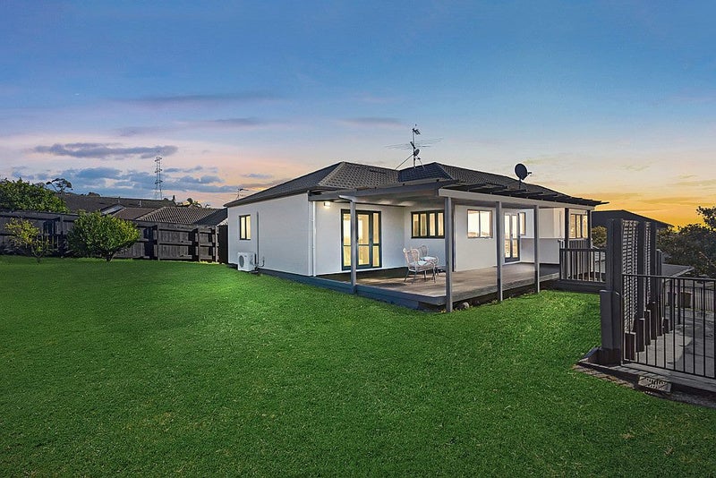 13 Arrowsmith Drive, Clover Park, Auckland - Carousel 2