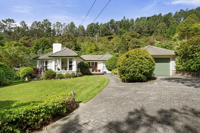 493 Stokes Valley Road, Stokes Valley, Lower Hutt - Carousel 1