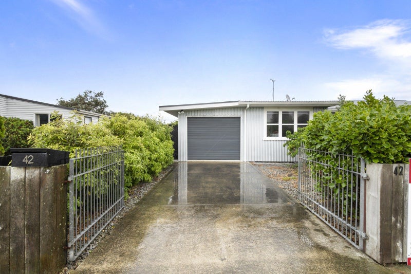 42 Edinburgh Terrace, Foxton Beach, Foxton - Carousel 2