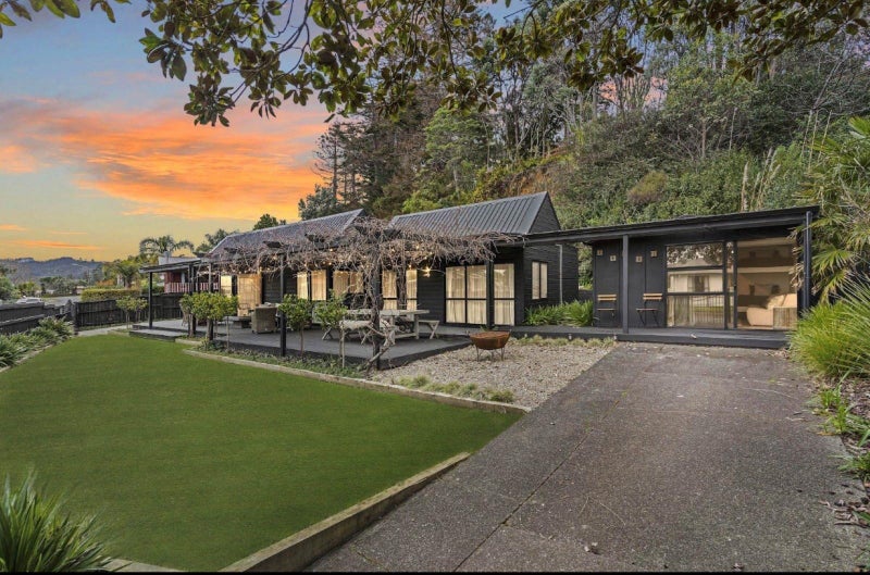 101 Hilton Drive, Whangamatā - Carousel 1