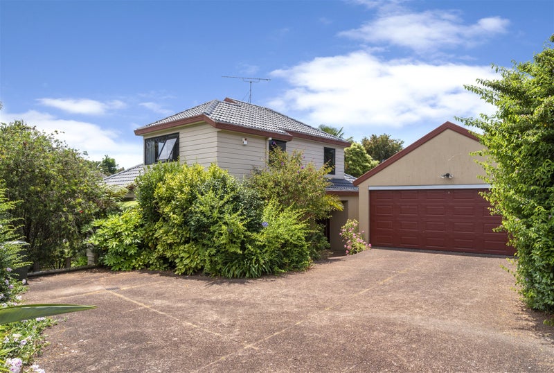 7 Sheffield Place, Botany Downs, Auckland - Carousel 2