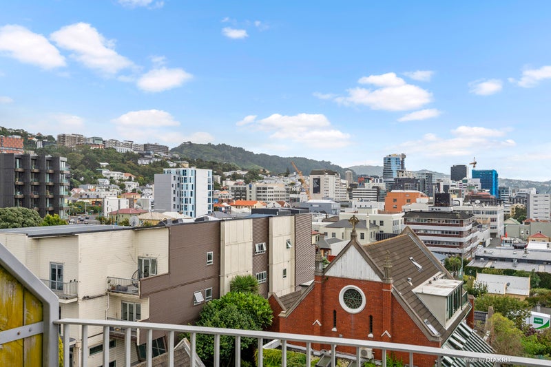 4Q/51 Webb St, Mount Cook, Wellington - Carousel 1