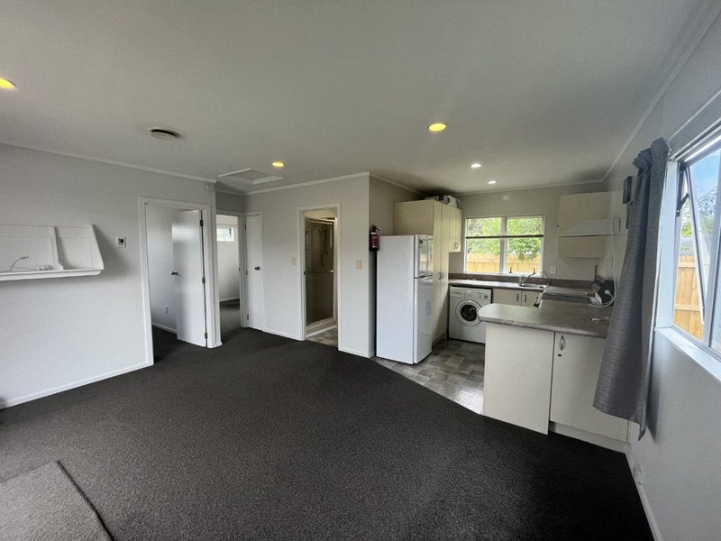 27 Regent Street, Papatoetoe, Auckland - Carousel 2