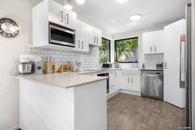 726 West Coast Road, Oratia, Auckland - Carousel 2