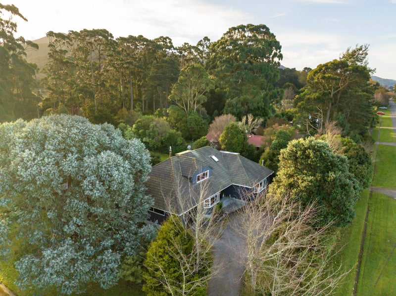 6 Titoki Grove, Featherston - Carousel 1