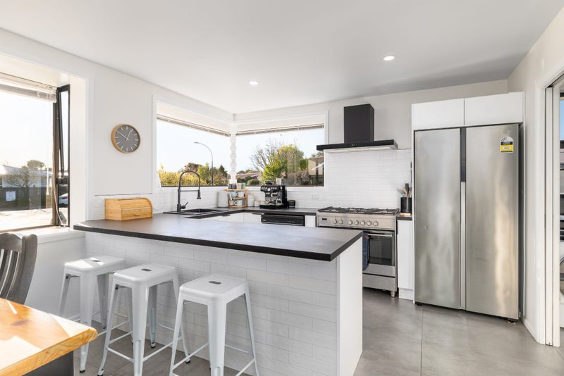 11 Cowper Place, Avondale, Christchurch - Carousel 2