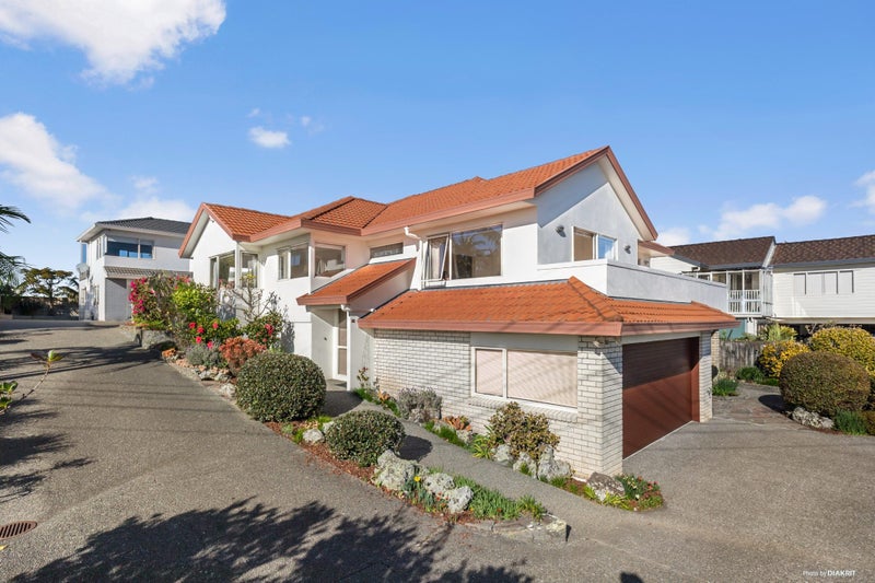 1/1 Masterton Road, Rothesay Bay, Auckland - Carousel 1