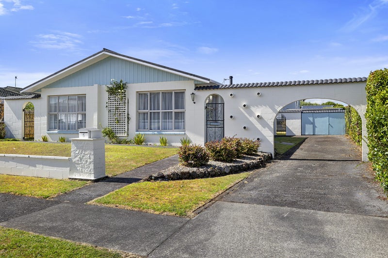 5 Wesley Avenue, Frankleigh Park, New Plymouth - Carousel 2
