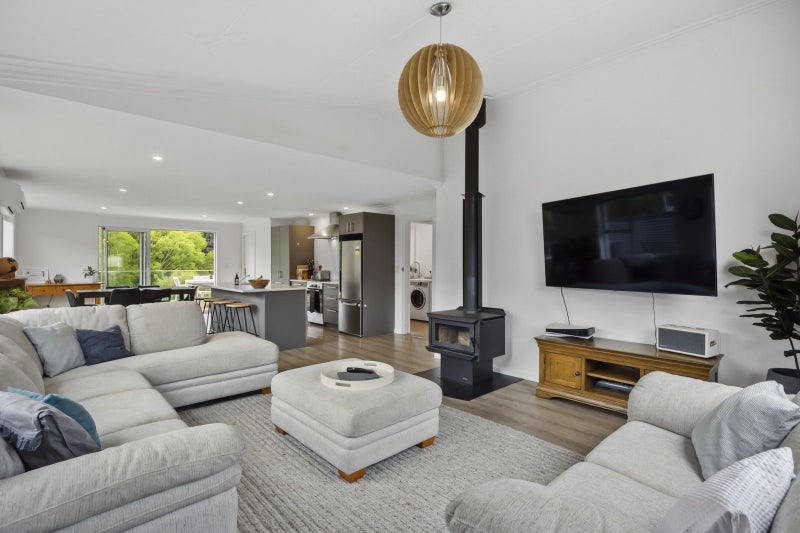 20 Flower Street, Fairfield, Dunedin - Carousel 1