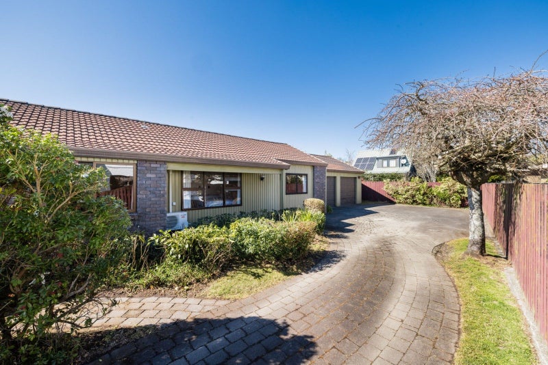 68 Chedworth Avenue, Chedworth, Hamilton - Carousel 1